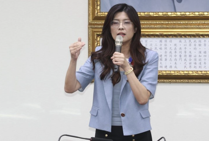 雁默：鄭麗文勝出，趙少康大敗，國民黨扶得上墻了嗎？