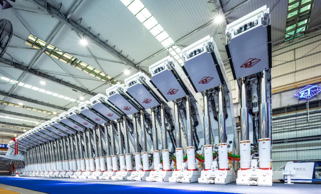 10米超大采高智能化液压支架。图片来源：郑煤机