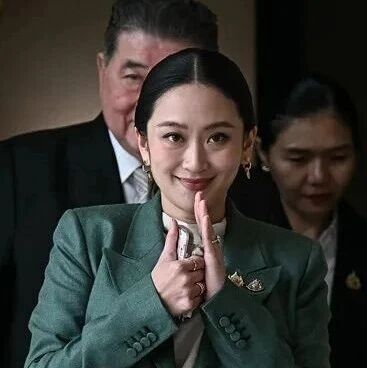 佩通坦宣布:辞去为泰党党首职务