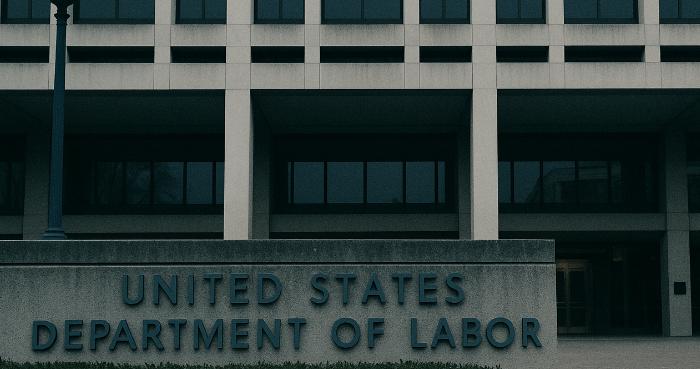 前美劳工统计局长警告：美联储决策“盲飞”风险大增