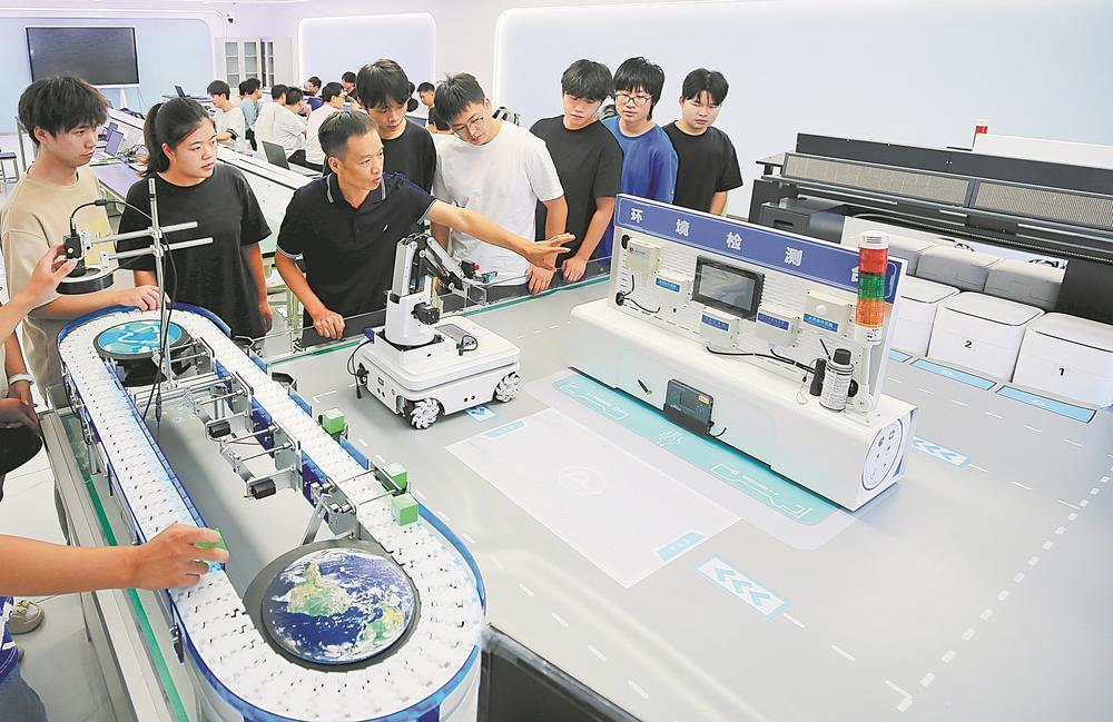 成都创新产教融合“组合拳” 支撑产业园区高质量发展|成都市|成都职业技术学院|人才|满园|学生_手机新浪网