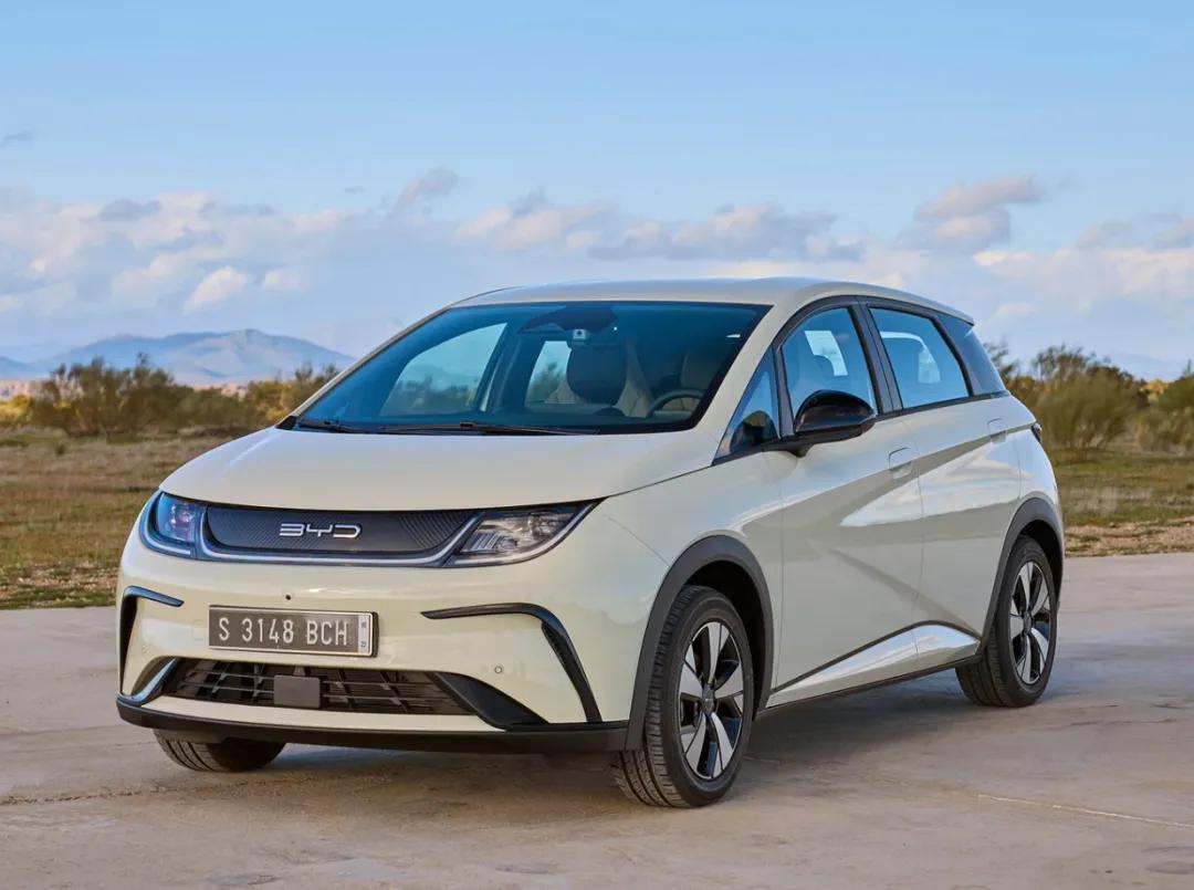 大變天！比亞迪賣(mài)爆歐洲、力壓特斯拉！狂屠海外市場(chǎng)，這步棋太狠了...