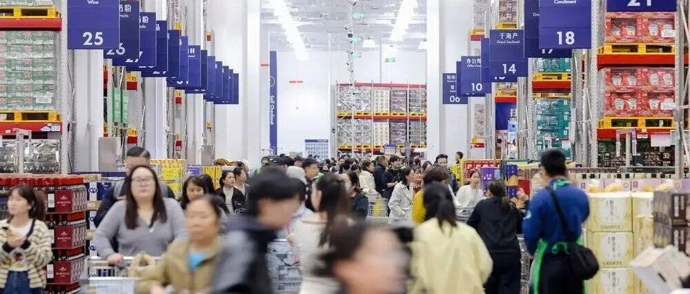山姆正在深踩油门