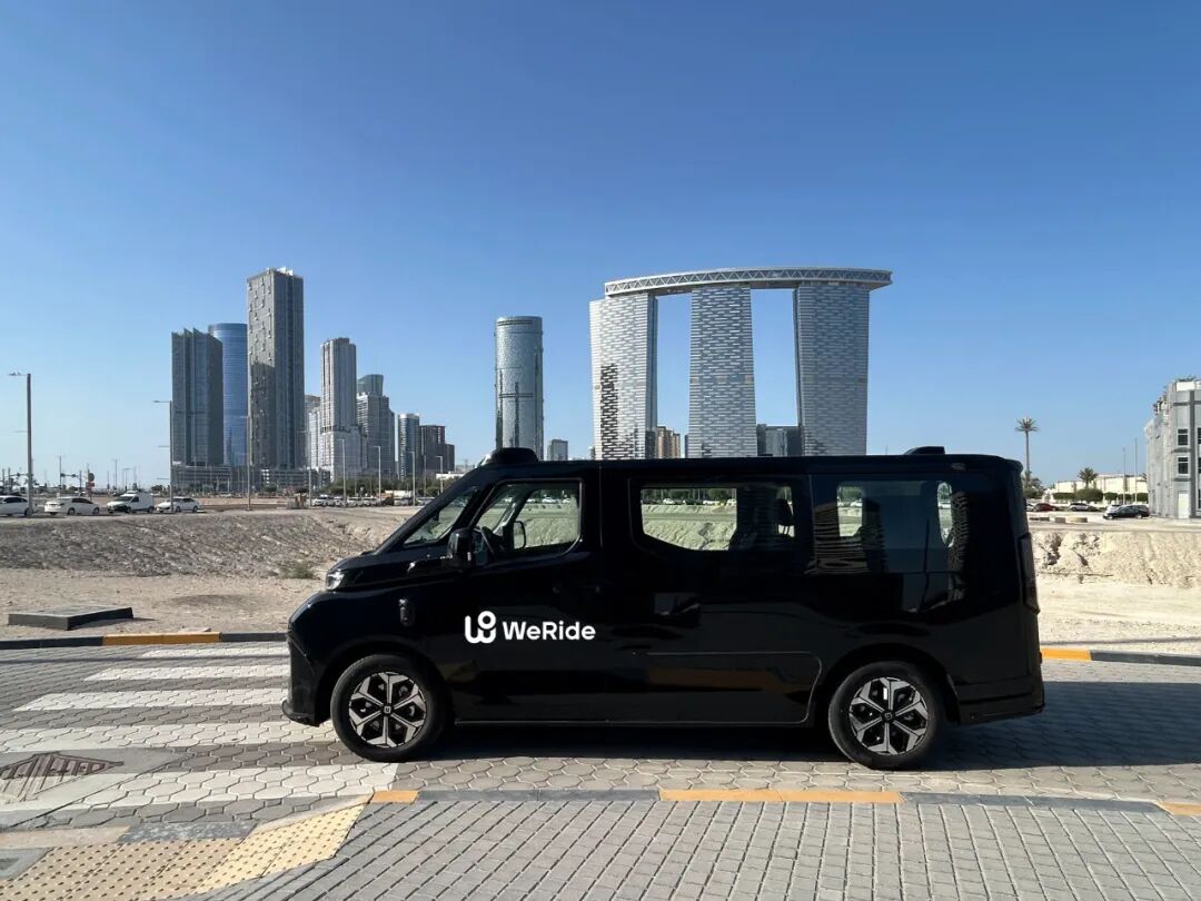 　文远知行Robotaxi GXR在阿布扎比