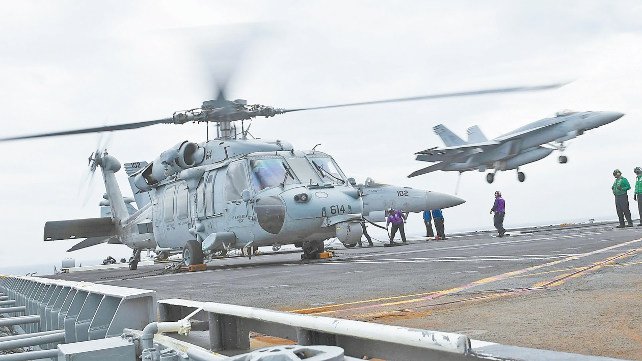 遭受攻击?劣质燃油?设备故障?美航母连坠两机原因引猜测