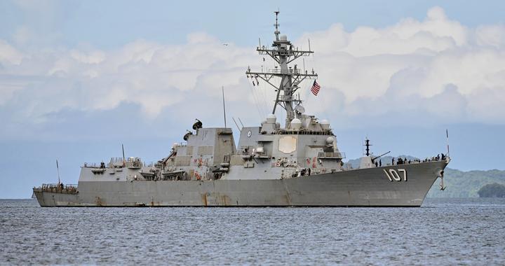 美国导弹驱逐舰结束军事演习，驶离特多