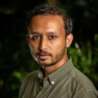 访谈实录：momo里、的暗语到底是什么意思？从日常聊天到隐藏社交现象的全解读