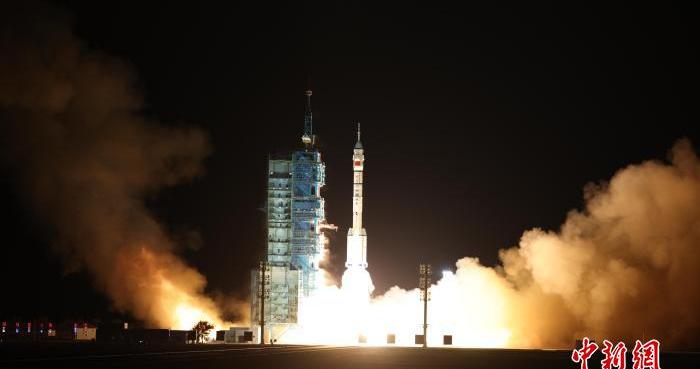“砺箭21”一箭“穿月” 中国空间站迎新客