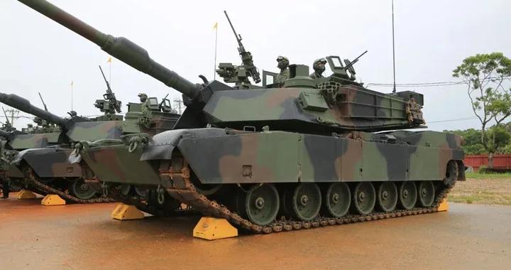 台湾所谓“地表最强”战车“成军”，台网友：别再骗了