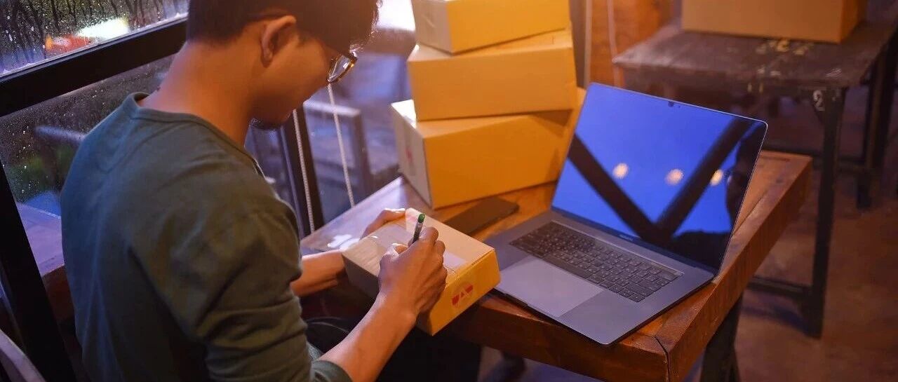 电商老板的焦虑，在被飞书解压？