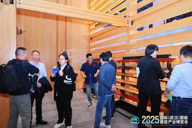 湖南桃花江竹材展位。 中建三局 供图