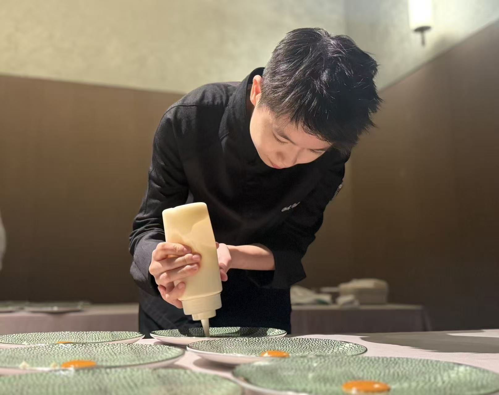 女厨屈雨瑜：穿透后厨的墙