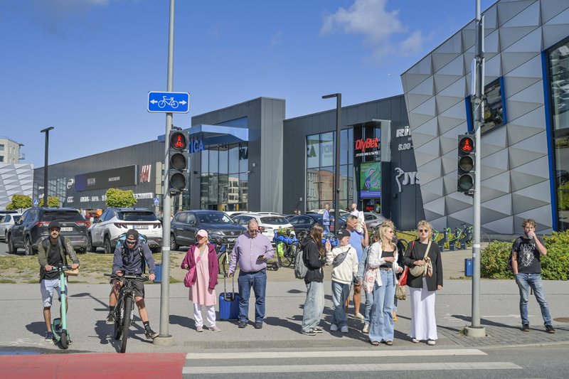 不敢重蹈立陶宛覆辙，爱沙尼亚卡了台当局两年