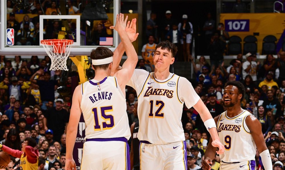 湖人捡漏23岁600万神枪真香：轰25+8 化身东契奇绝配