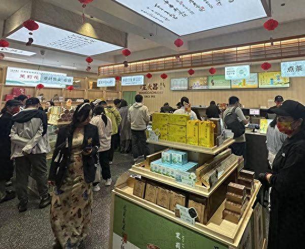 1万元借一天利息0.83元 双11金融机构发力“低息贷+免息