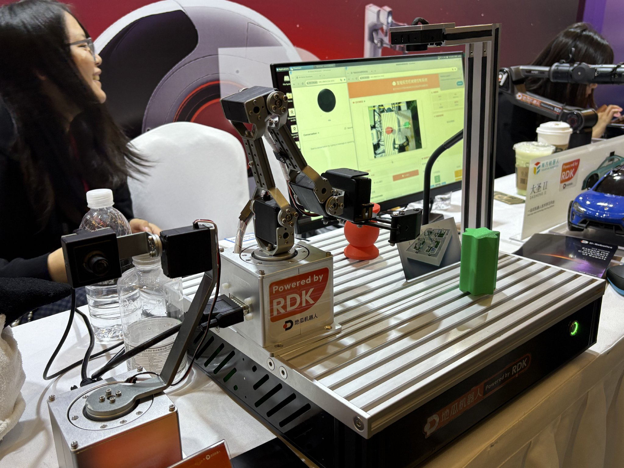 一年投入近千万，硬件还没赚钱，机器人厂商又开始砸钱投生态了