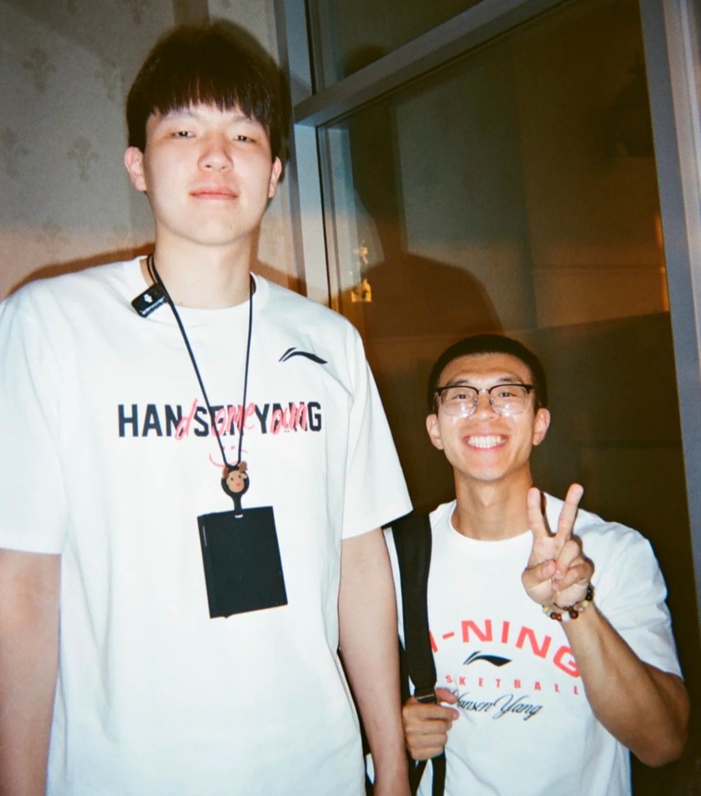 刘禹铖辟谣进入教练组：杨瀚森英语进步，他的努力不应被否定