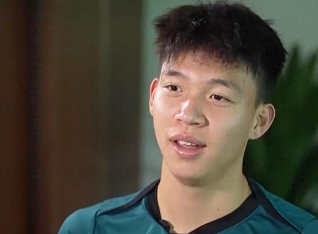 态度大转变！王钰栋终于表态想留洋：曾说不如在中超多踢2年！