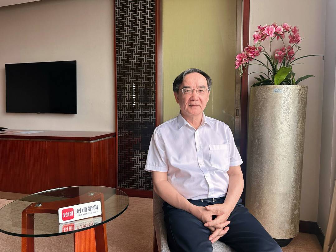 任仲伦,没有架子的前辈|帧心·记者手记|中国电影|任仲伦|电影|上影节|前辈_新浪新闻