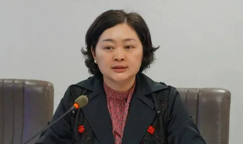 李玉琼，纵容配偶谋利