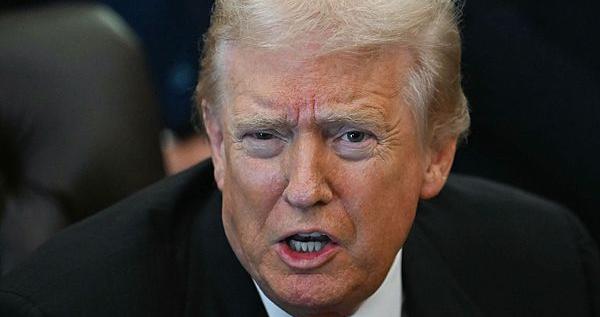 特朗普政府要求暂停执行全额支付食品援助金裁定