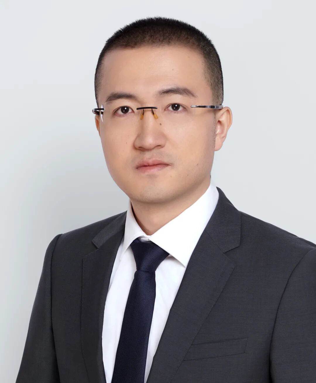 施耐德电气副总裁、数字能效业务中国区负责人，薛毅