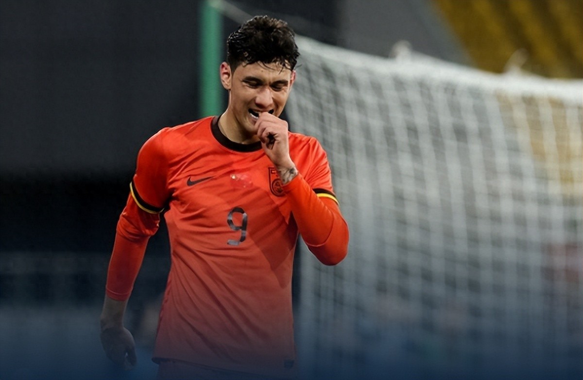 排名第1!国足2-0韩国 产生5大不可思议 拜合拉木双响 揪出全场最差|中国队|韩国|国足_新浪新闻