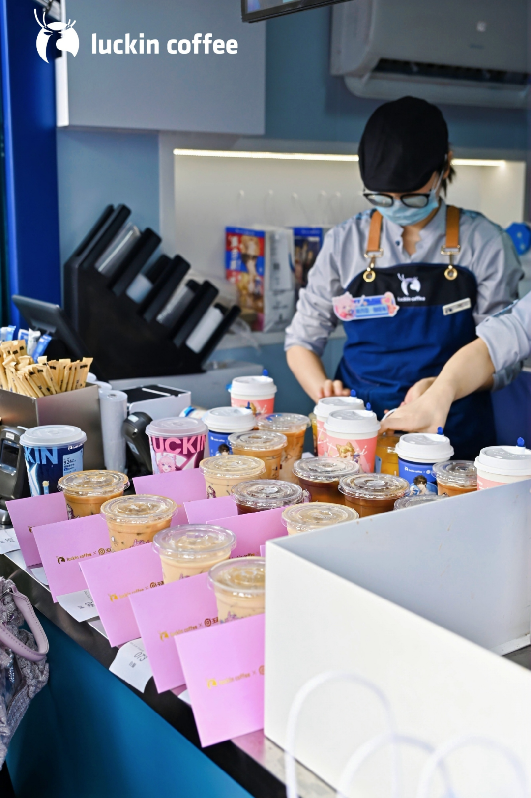 图片来源：微博@luckincoffee瑞幸咖啡