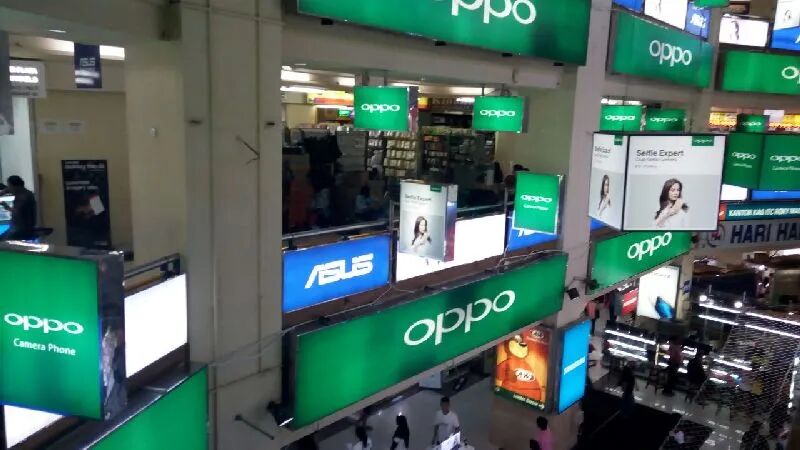 图注：雅加达手机集散地，满眼都是OPPO绿