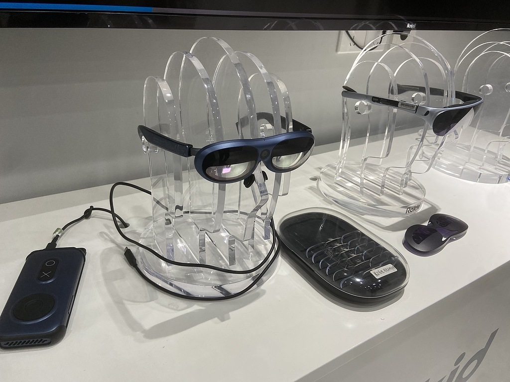 2025年11月14日，浙江杭州，AI眼镜公司Rokid乐奇总部。视觉中国 图