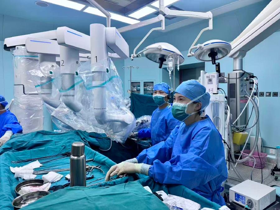 12000公里跨国 “隔空” 主刀!广东外科专家用国产机器人完成中欧远程手术|手术|外科|广东