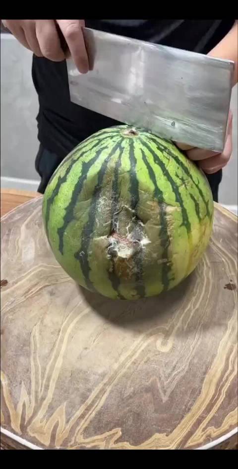 水果店老板们一定不要这样好吗.….果切真的都是这样做出来的吗?_新浪新闻