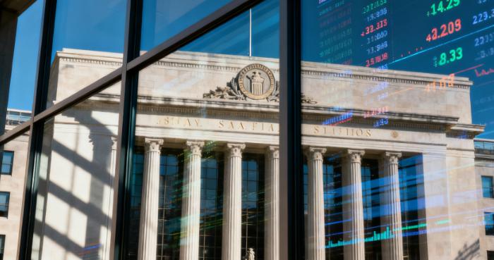 美联储主席候选人哈塞特警告：12月暂停降息的时机“非常糟糕”！