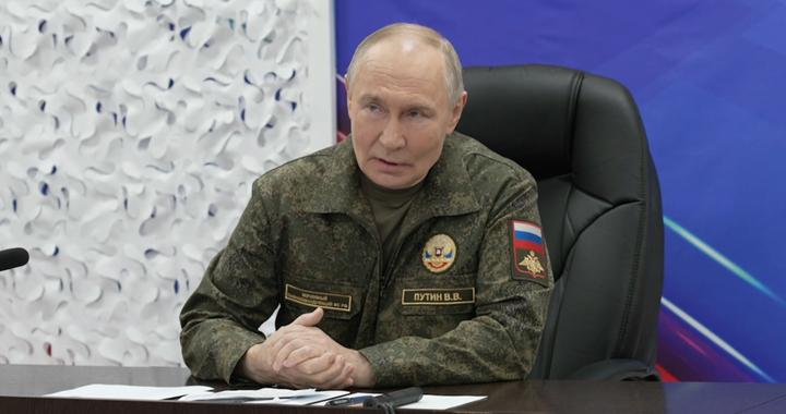 普京身着戎装视察：必须“无条件实现”特别军事行动目标