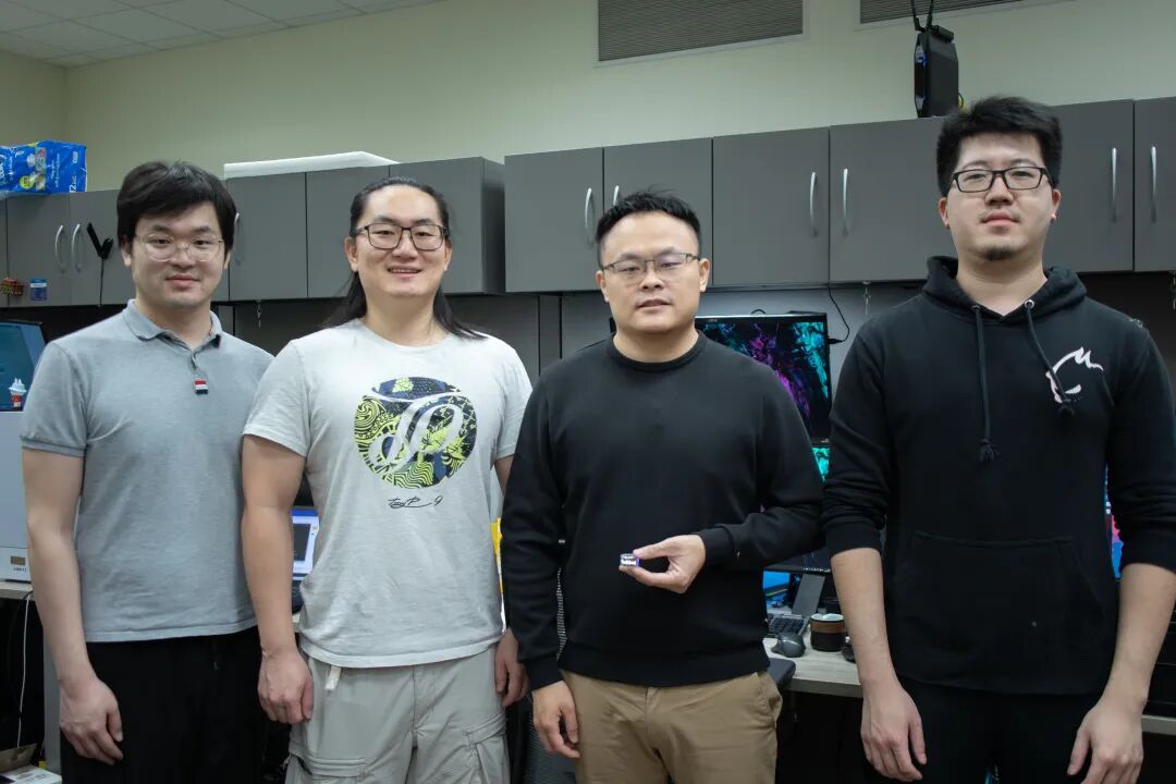 图丨团队主要成员合影，从左至右依次为：