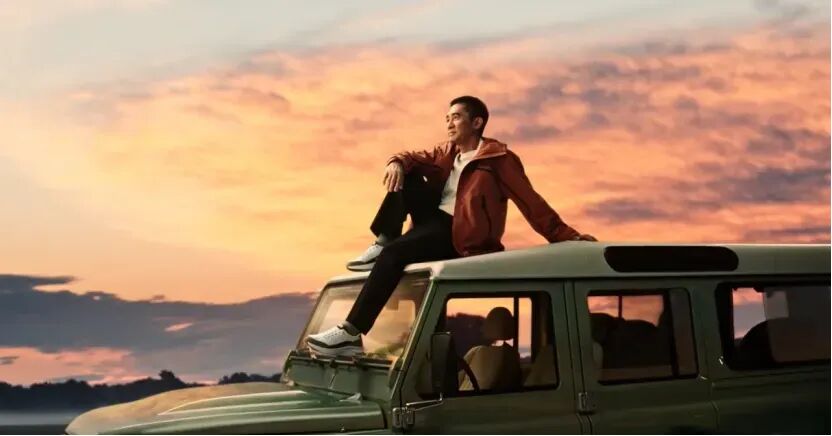 广告里的退休生活，似乎与年轻人无关。（图/斯凯奇广告截图）