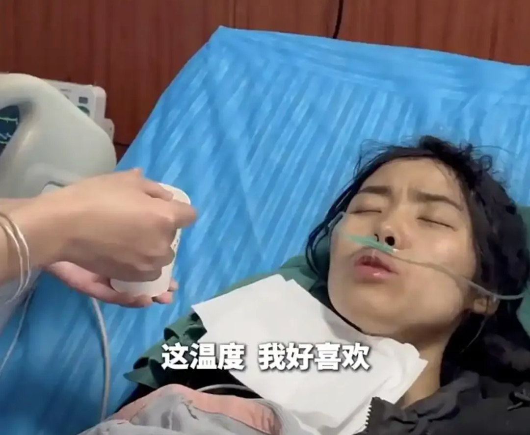 “冷美人”晕倒后在医院/视频截图