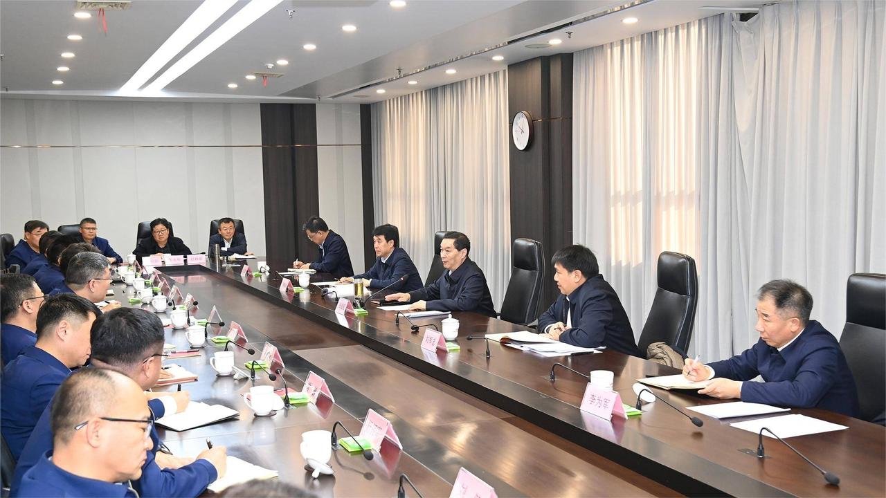 张超超在中国电科产业基础研究院和网络通信研究院调研_新浪新闻