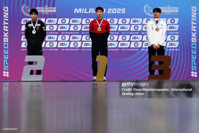 潘宝硕站上最高领奖台。（内蒙古体育局供图）