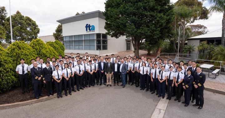 国泰航空重启阿德莱德航线，背后是这样一个“三环”战略