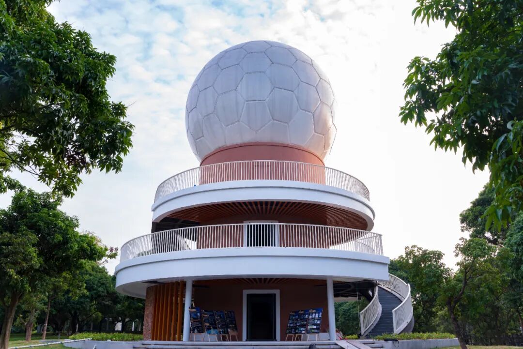 监测系统依托学校自建的卫星地面站