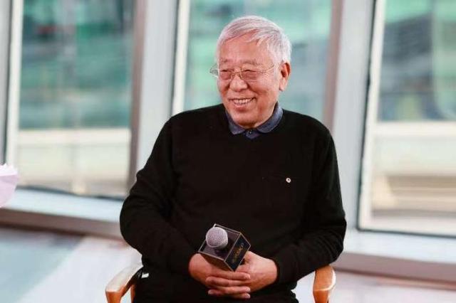 王晋康在对谈中。主办方供图