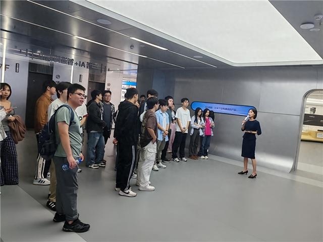 三诺智慧声谷迎来高校学子研学实践,AI+智造黑科技点燃青年创新梦|三诺_新浪财经_新浪网