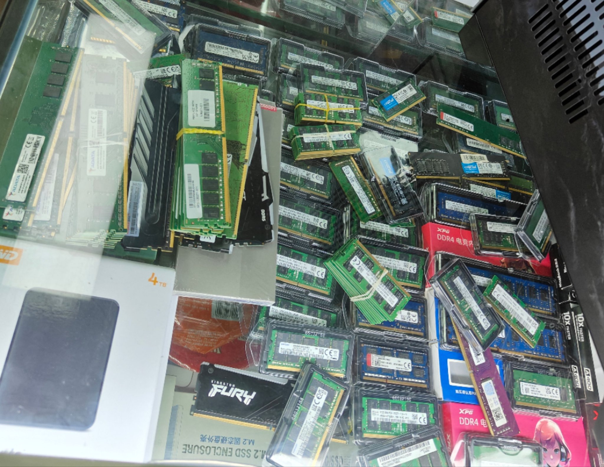 一场始料未及的存储涨价：全产业链缺货，手机电脑价格大概率上行