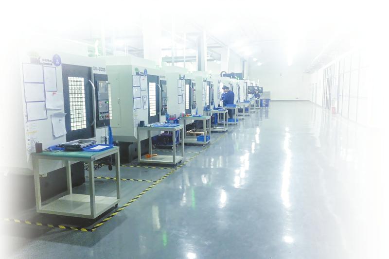 晶益通在过渡厂房内投入生产。内江高新区白马园区供图