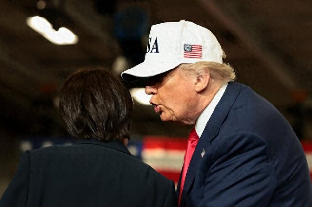 哔哩哔哩:山东一卡通-特朗普政府对于中日外交争端保持沉默，日方被曝“感到沮丧”