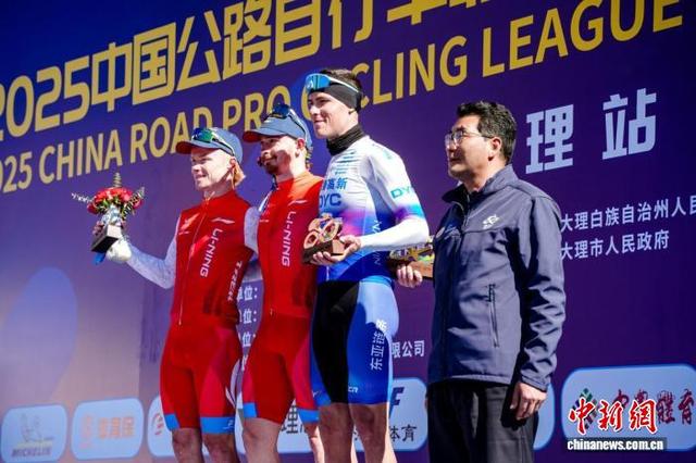 图为获奖车手。赛事主办方供图。