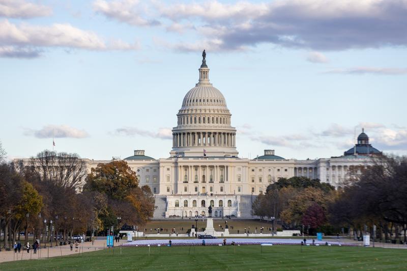 欧洲又惊又气！特朗普政府国家安全战略转向，划定核心利益与新边界