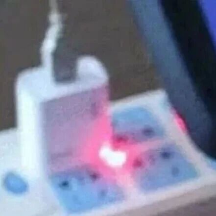 充完电不拔充电器？其实是在拿命“豪赌”