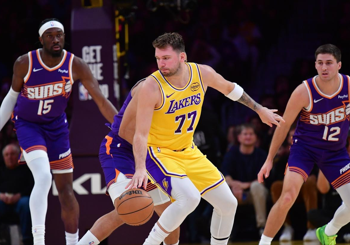 无头苍蝇式的比赛，湖人输在哪里，4件事没做对，2个问题显现了